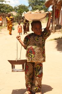 Child_labour_in_Shamwana_Katanga_Congo-200x300